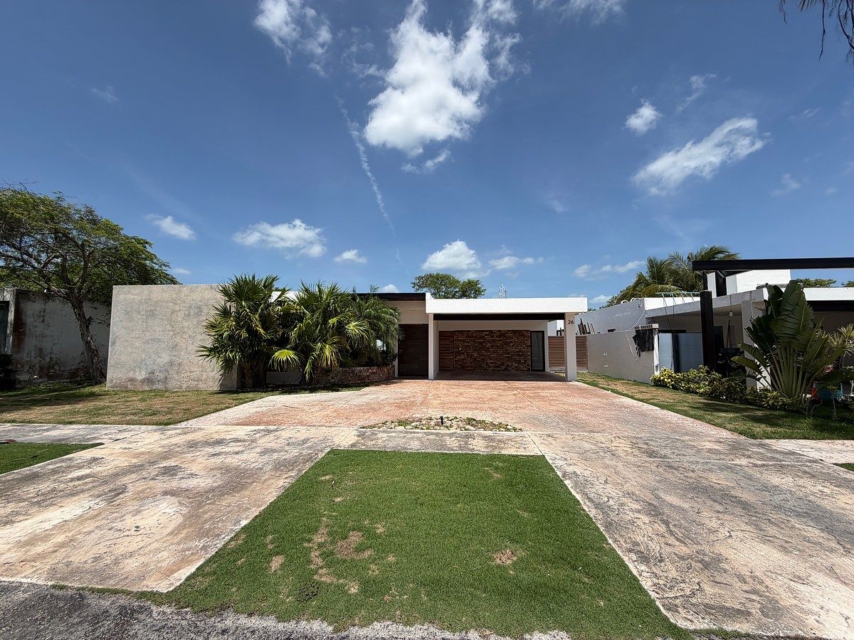 Fachada principal, photo 3 of 16