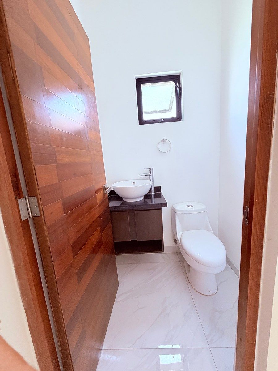 Medio baño, photo 14 of 16