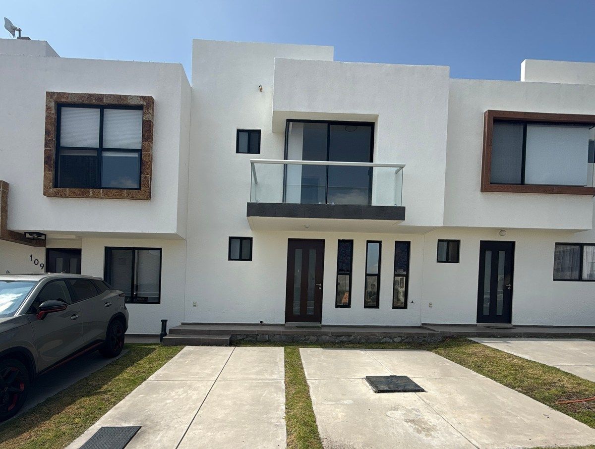 CASA EN VENTA FRENTE A AMENIDADES CON PATIO EXCEDENTE  EN EL CANTO, ZIBATÁ, foto 1 de 30