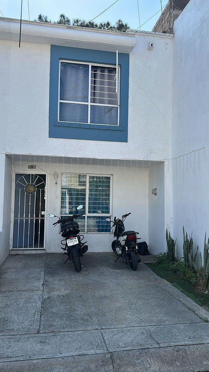 JARDINES DE LOS POETAS CASA EN VENTA, photo 1 of 12