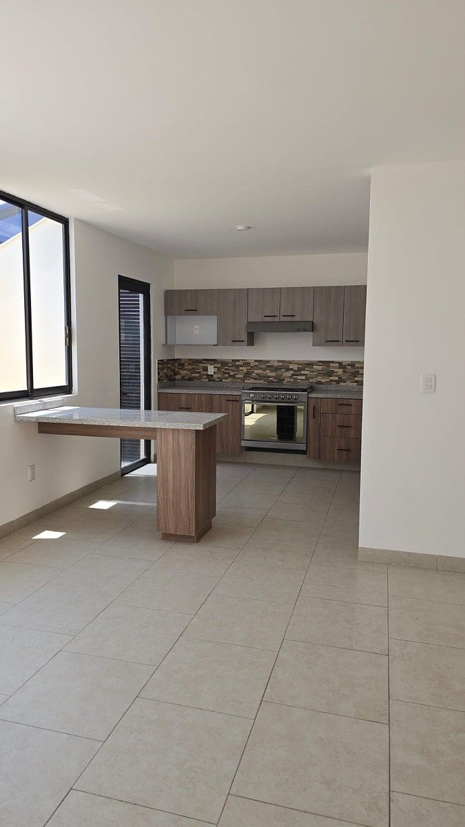 Casa em condomínio fechado em Zibatá, El Marqués, foto 3 de 23