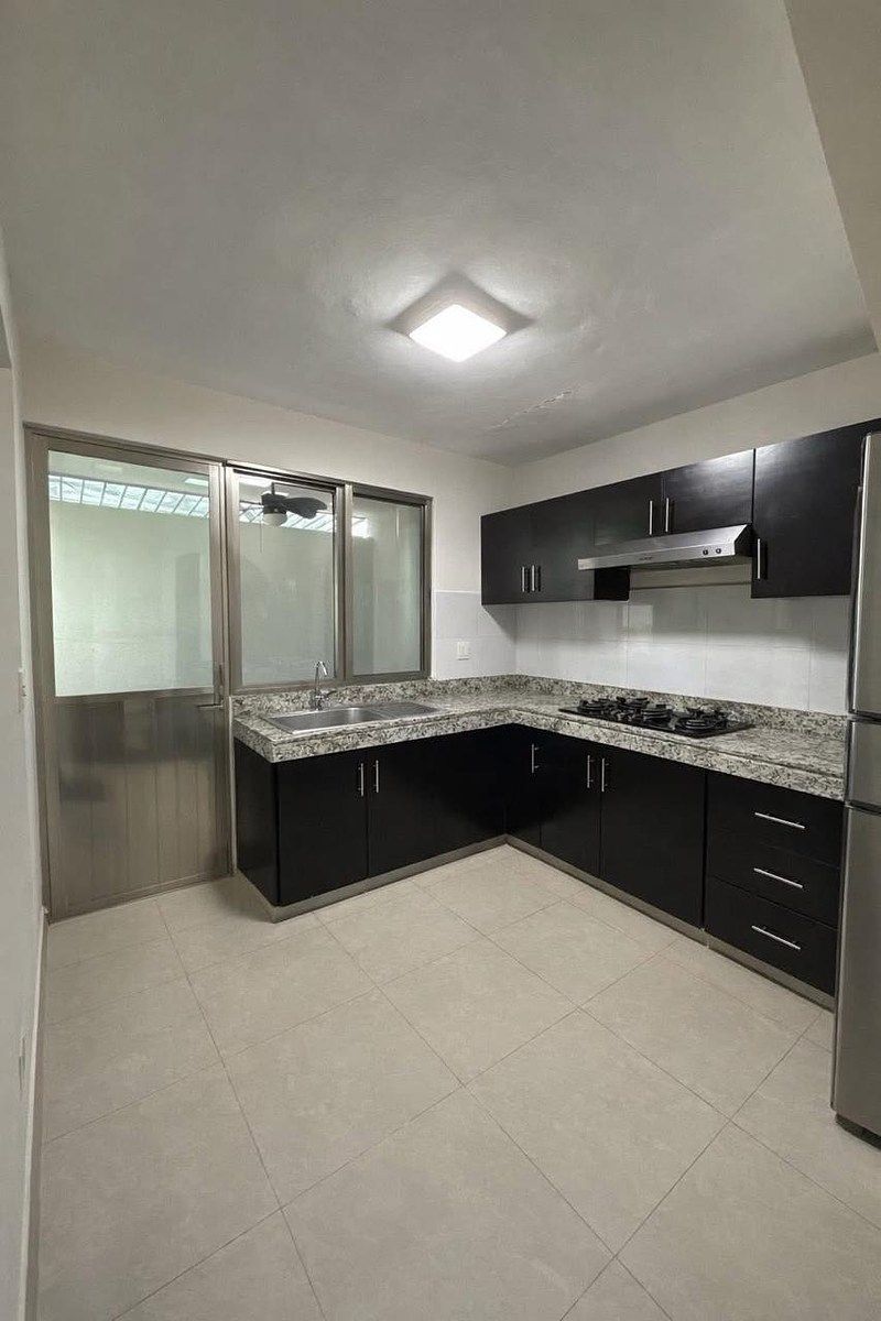 Casa para alugar com 2 quartos (pode ser mobiliada), foto 1 de 9
