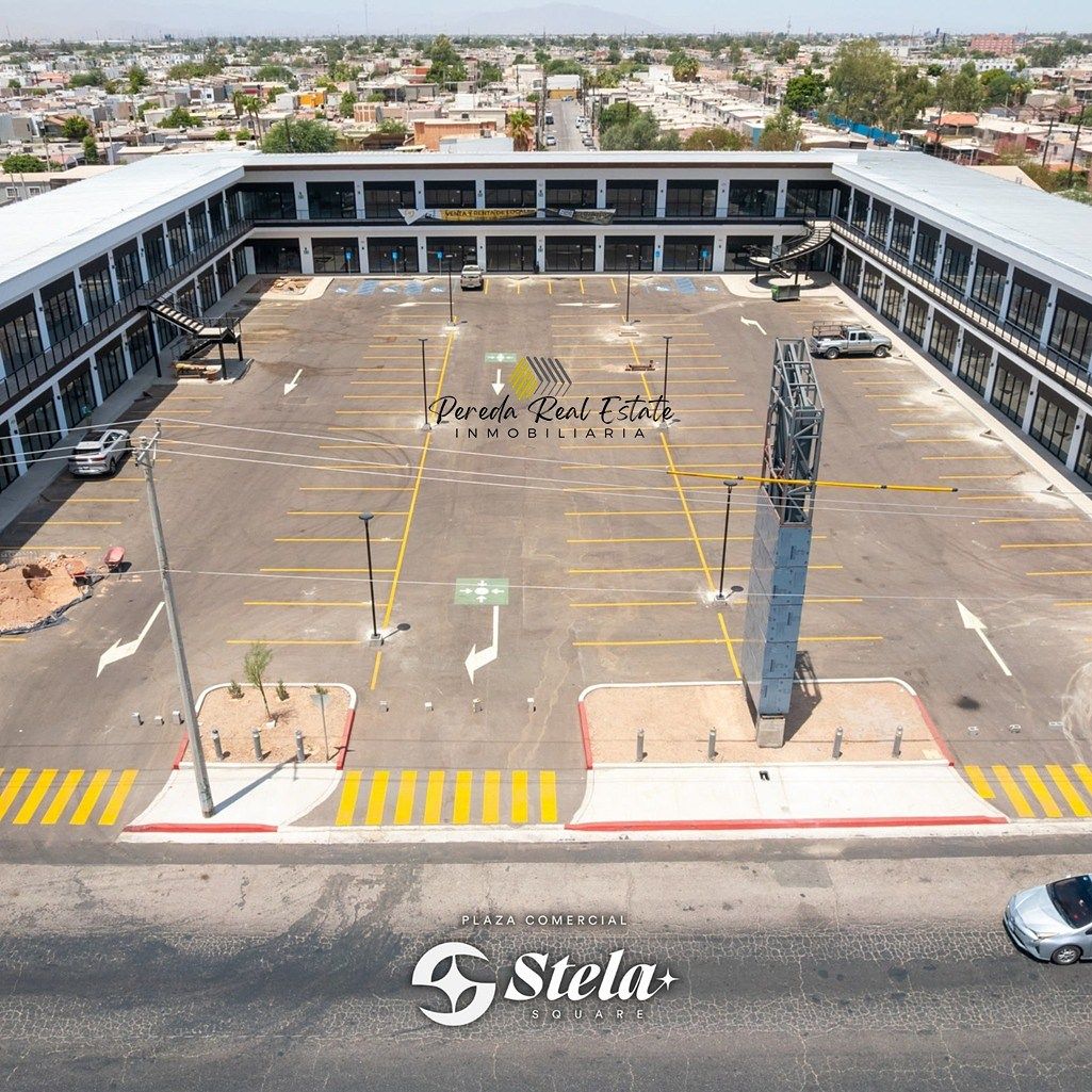 🏢✨ Nuevos locales en renta en Plaza Stela Square, foto 1 de 12