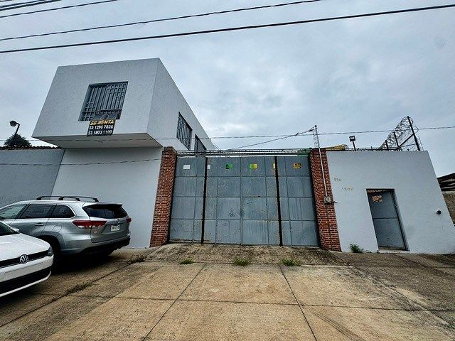 Excelente propiedad comercial y habitacional en RENTA, foto 1 de 35