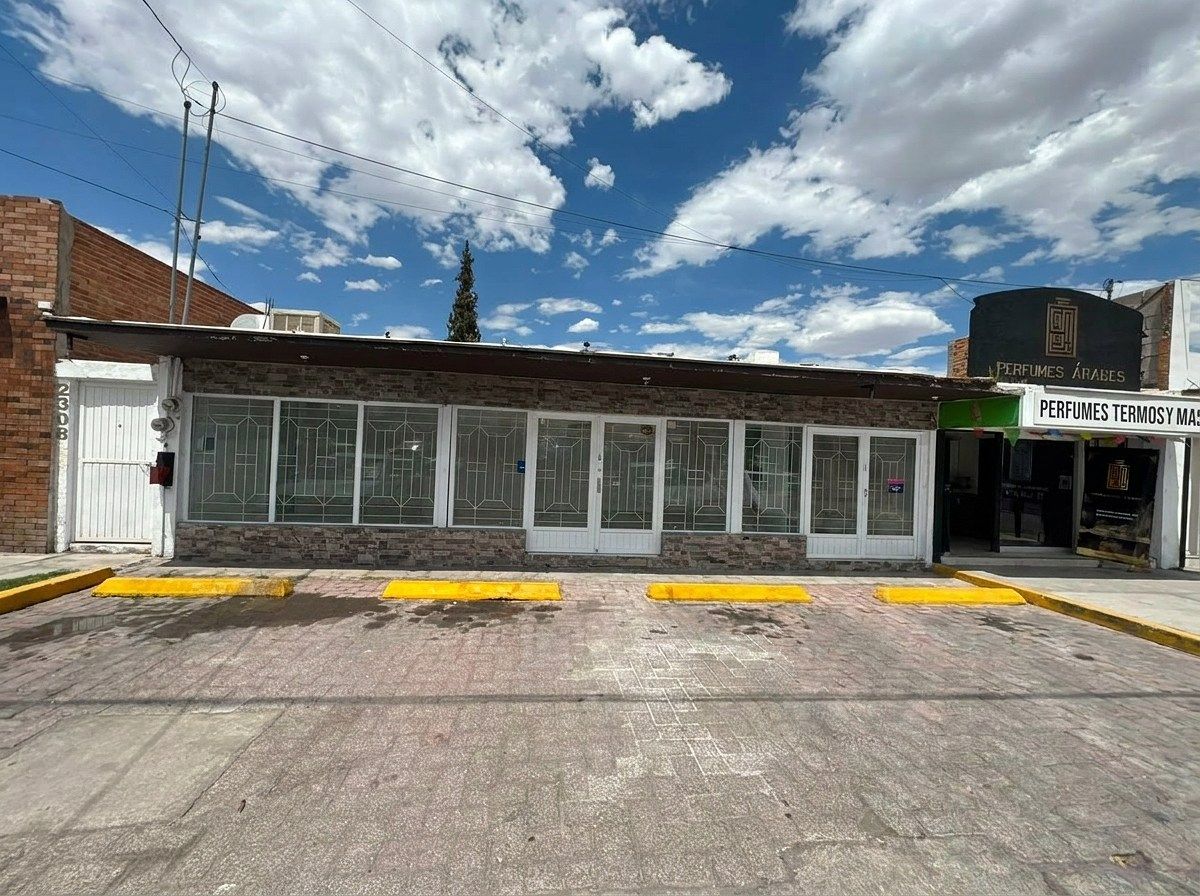 Fachada, foto 1 de 12