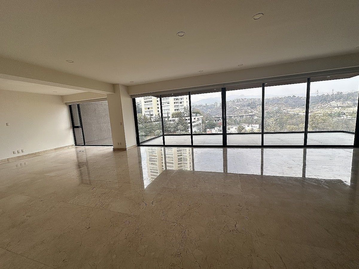 Venta Pent House con Terrazas y Roof en Lomas Country - foto 3