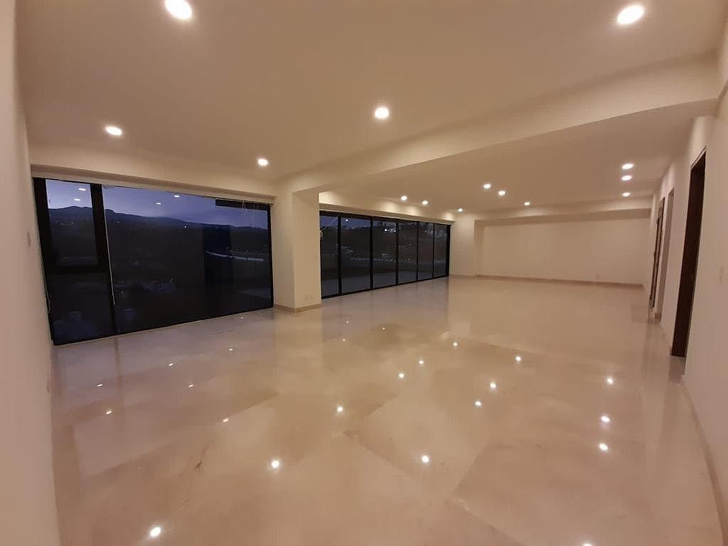 Venta Pent House con Terrazas y Roof en Lomas Country - foto 4