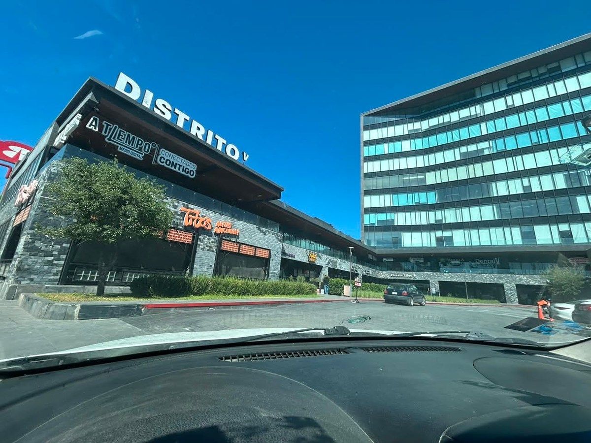 RENTA DE OFICINA EN DISTRITO V, foto 1 de 11