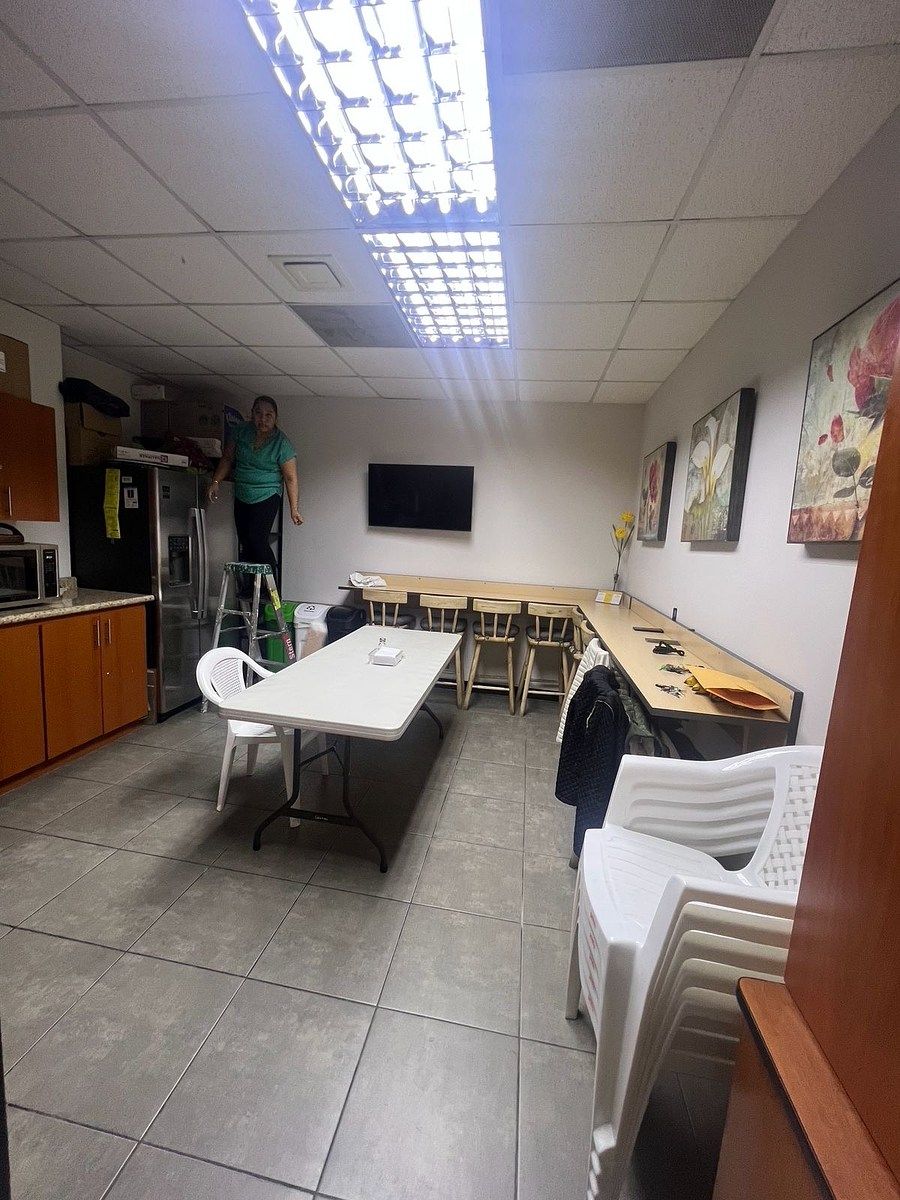 Oficina en Venta – Dubai Center, Zona 10 - Image 4