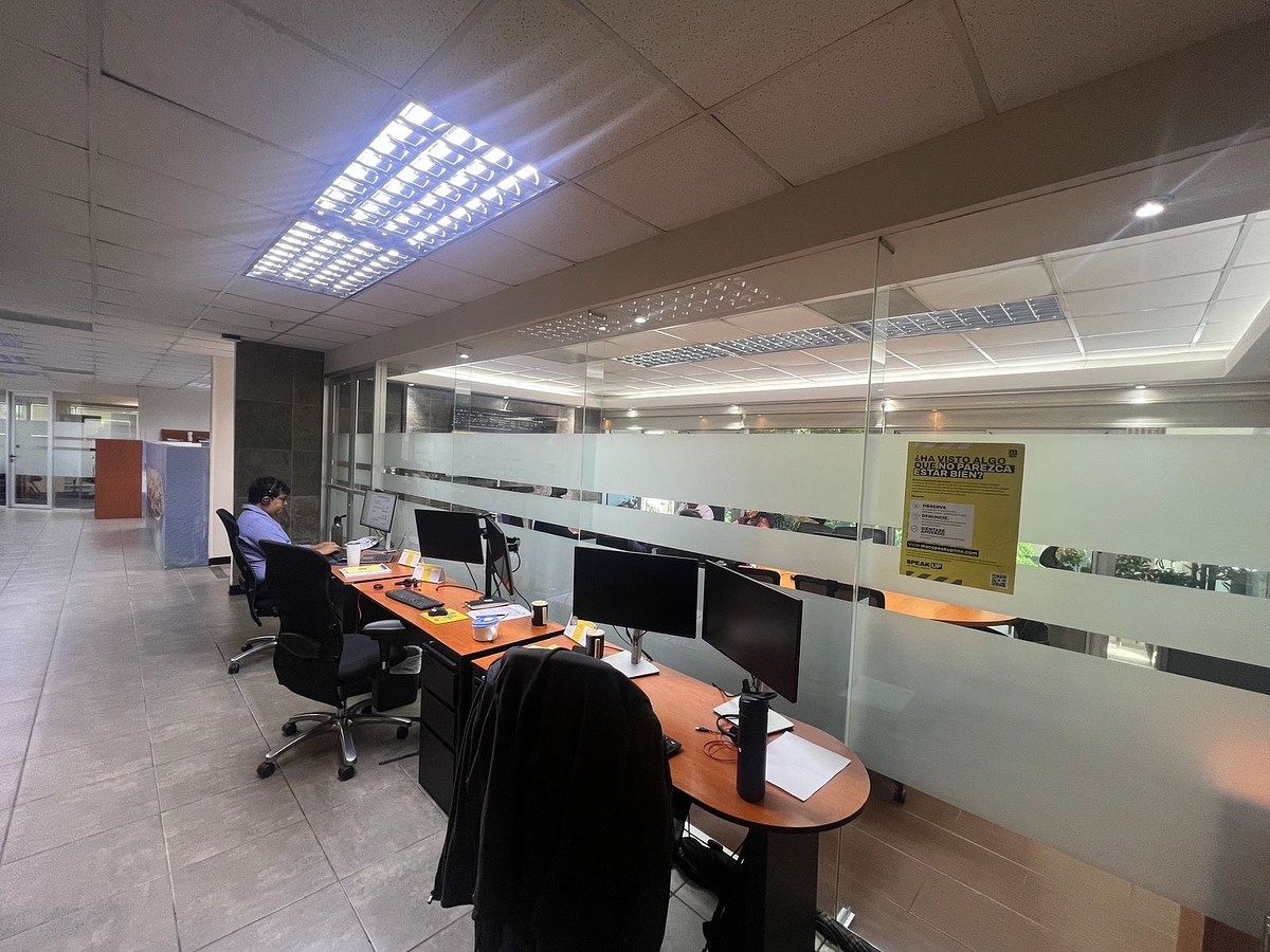 Oficina en Venta – Dubai Center, Zona 10 - Image 3