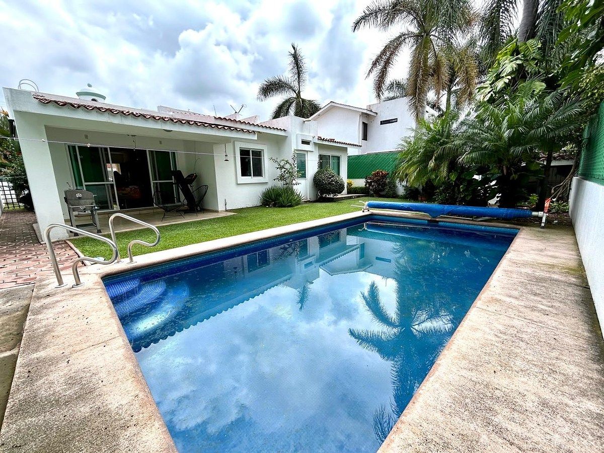 Casa en Venta en Lomas de Cocoyoc, foto 1 de 10