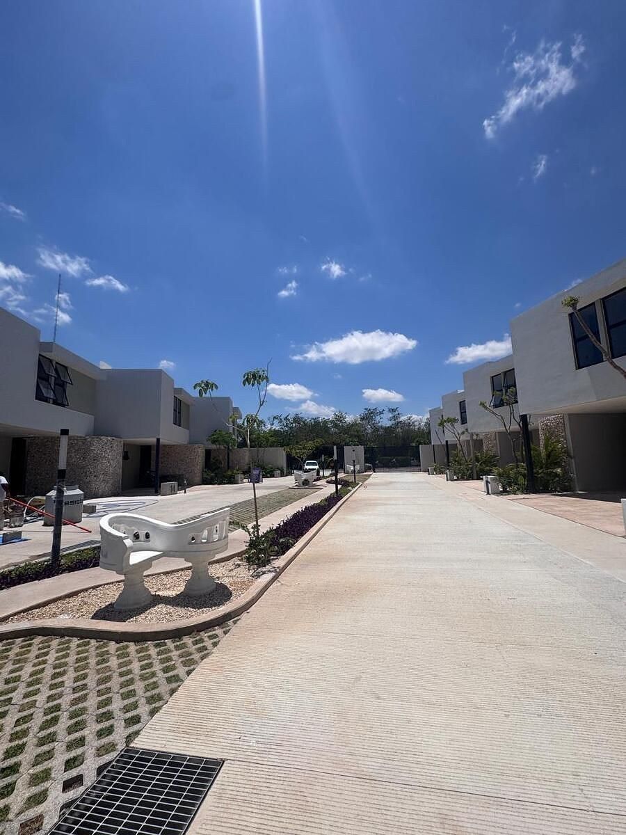 Casas en Venta en Privada Rosamora en Conkal Yucatan, foto 1 de 25