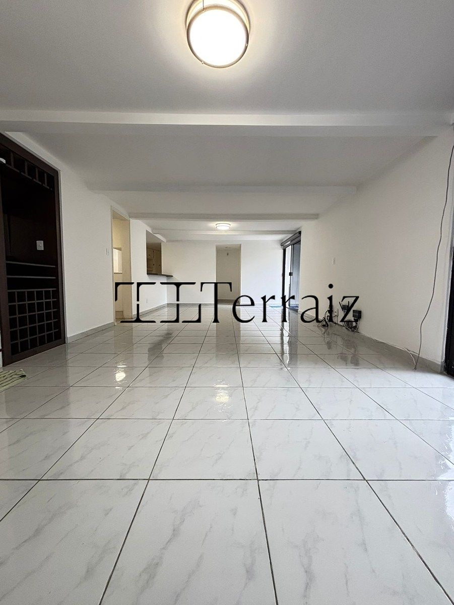 House in Jardines de San Mateo, Naucalpan de Juárez, photo 2 of 12