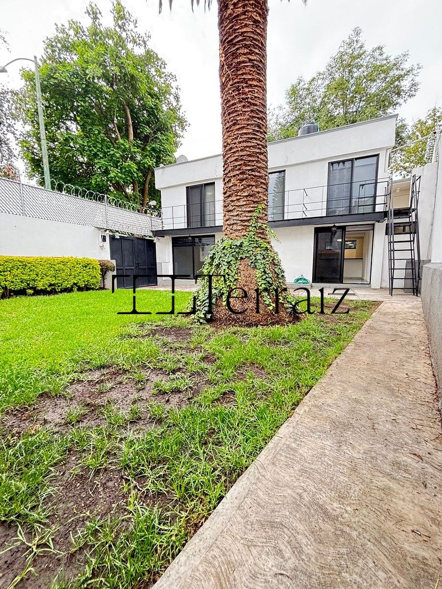 Casa con jardín  en renta en San Mateo, photo 1 of 12