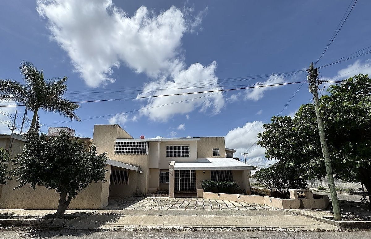 Casa en Venta/Renta en esquina a una cuadra de la Av 60, foto 1 de 35