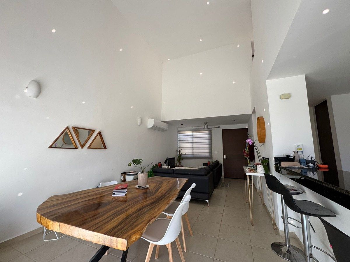 Casa con doble altura y piscina privada en Cumbres Novonorte, foto 1 de 37