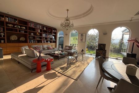 Casa en renta Bosques de las lomas con  4 recamaras y jardín