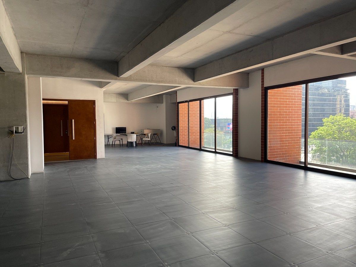 Oficina en venta/renta  en Edificio Diagoseis zona 10. - Miniatura 4