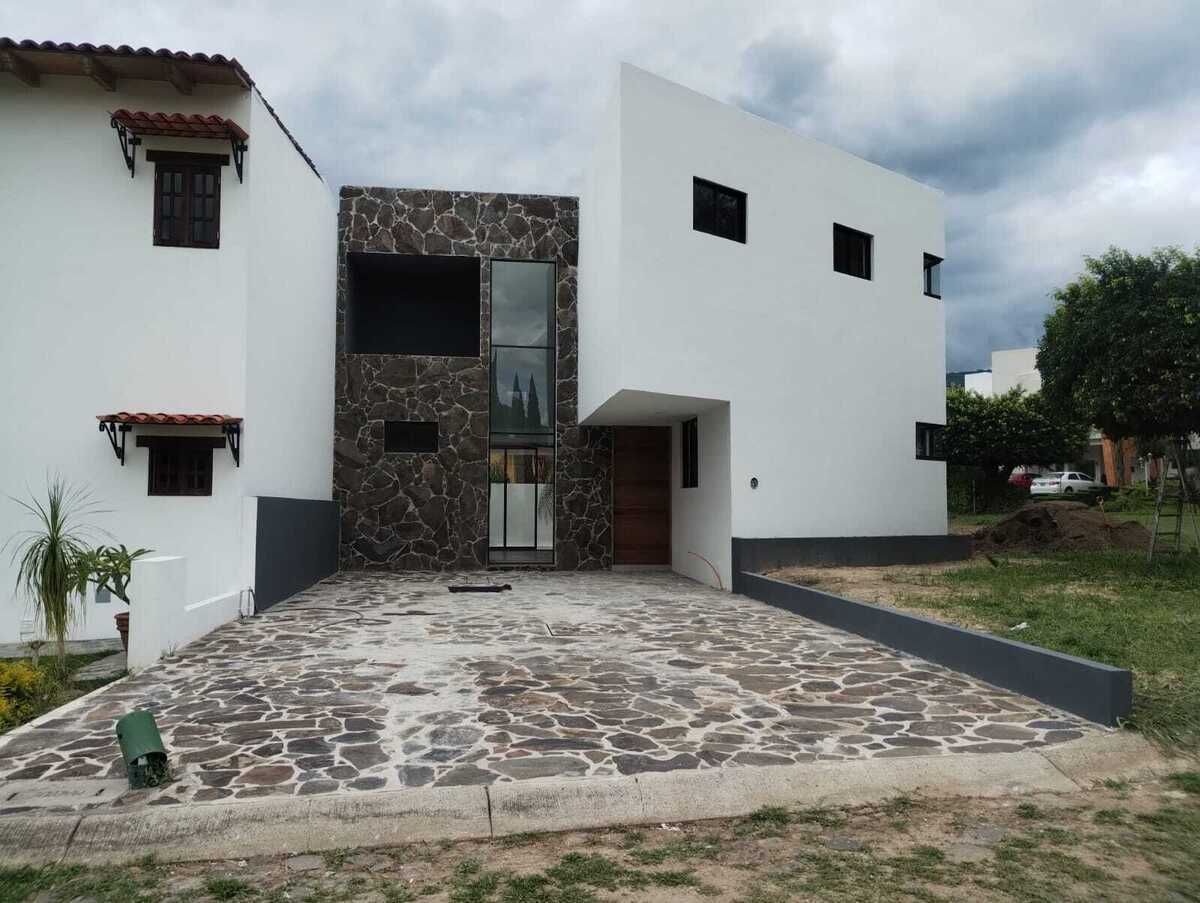 Se vende casa en Colinas de Santa Anita, Tlajomulco de Zúñiga, Jalisco, foto 1 de 22