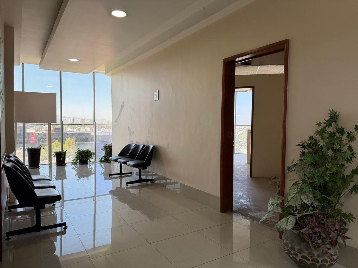 CONSULTORIO VENTA EL JACAL HOSPITAL SAN JOSE, foto 1 de 12