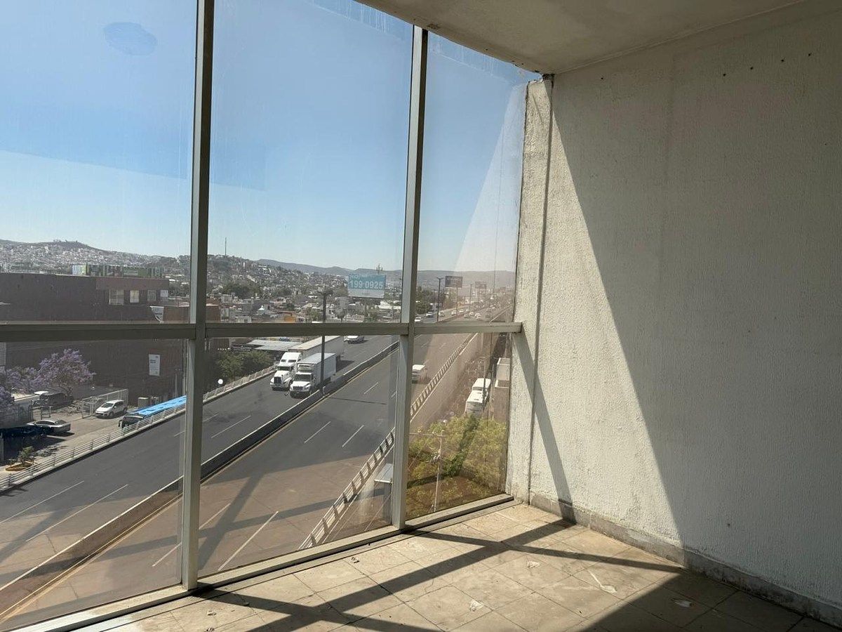 Edificio en El Jacal, Querétaro, foto 9 de 12