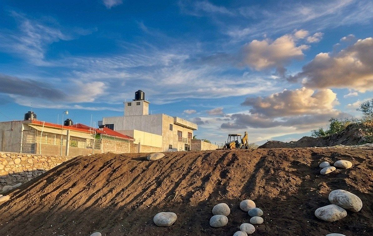 Terreno de oportunidad de 1,024 m2, a una cuadra del Lib Sur Oriente., foto 1 de 8