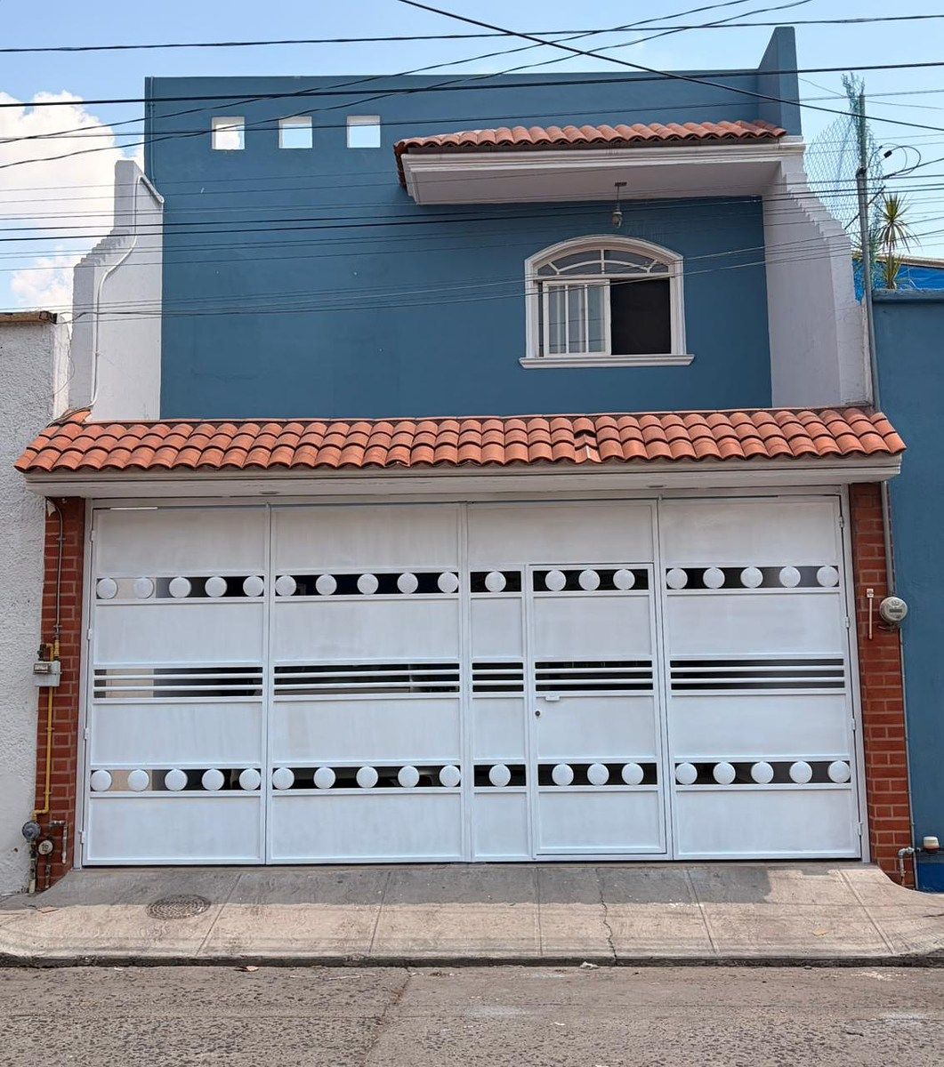 CASA À VENDA, foto 1 de 18