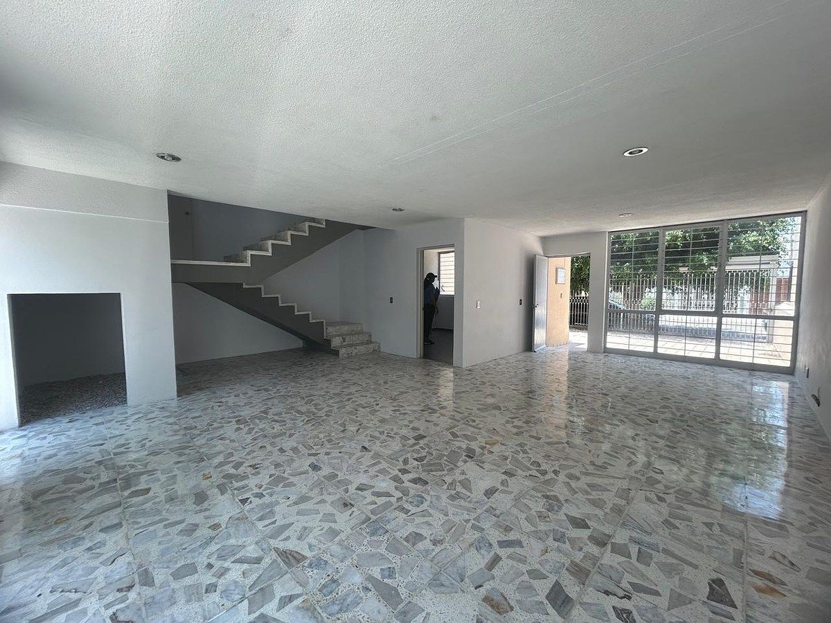 House in Gated Community in Jardines Alcalde, Guadalajara, photo 4 of 21