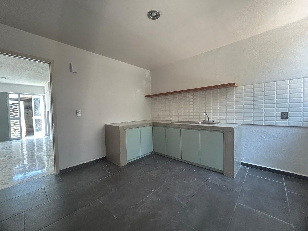 House in Gated Community in Jardines Alcalde, Guadalajara, photo 8 of 21