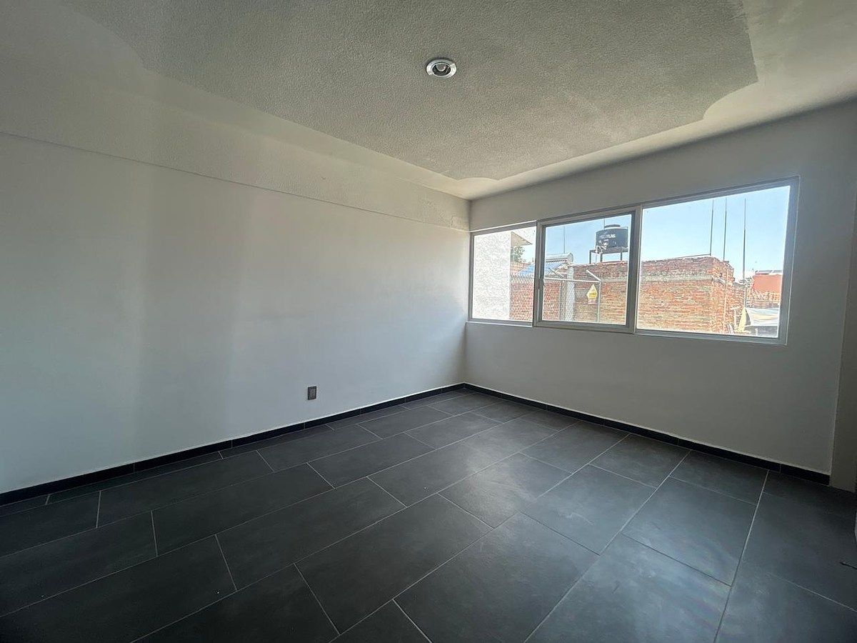 House in Gated Community in Jardines Alcalde, Guadalajara, photo 10 of 21
