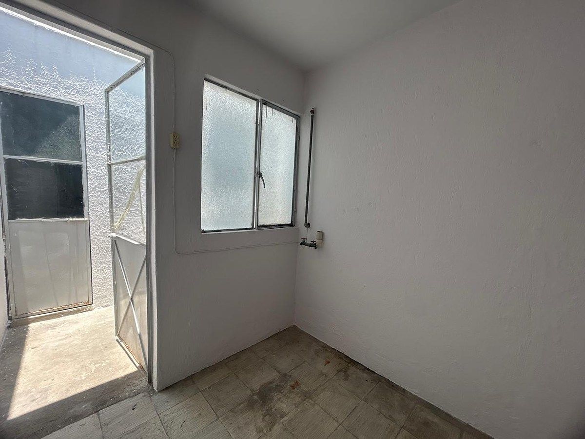 House in Gated Community in Jardines Alcalde, Guadalajara, photo 14 of 21