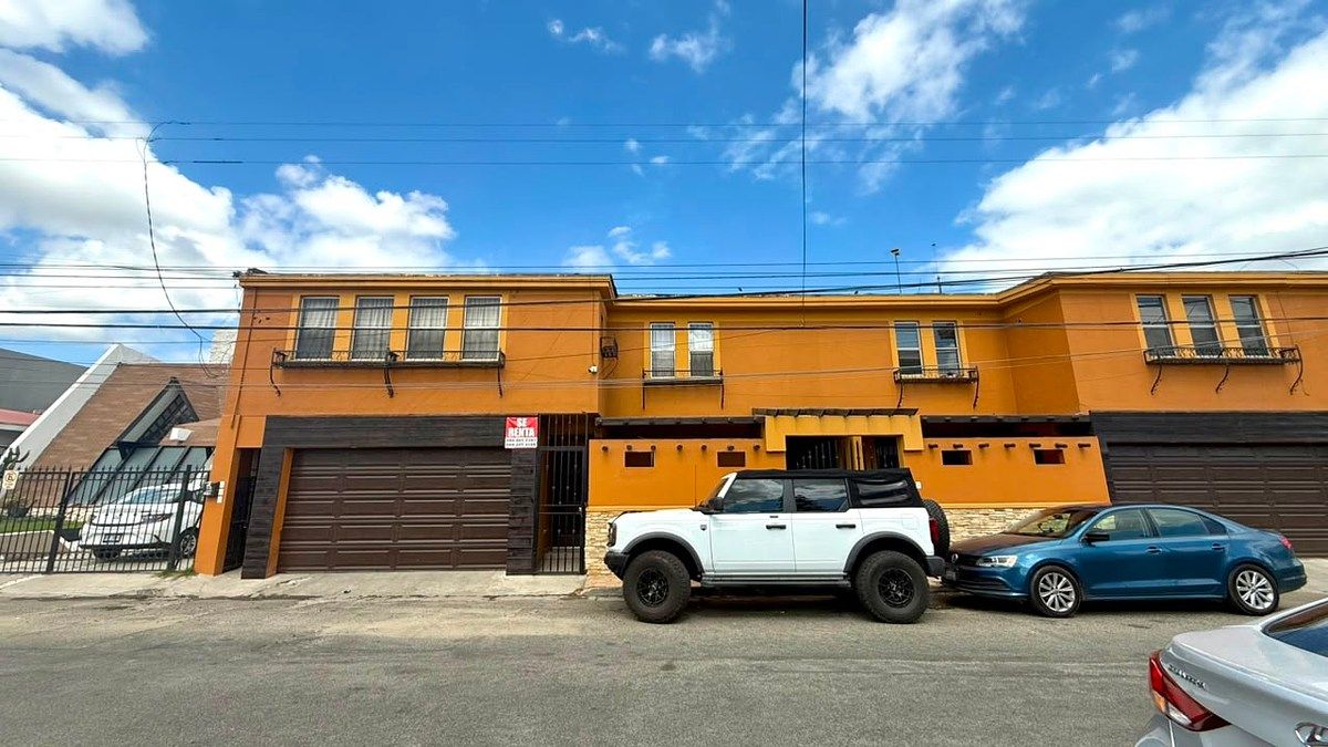 Cochera Electrica, foto 1 de 7