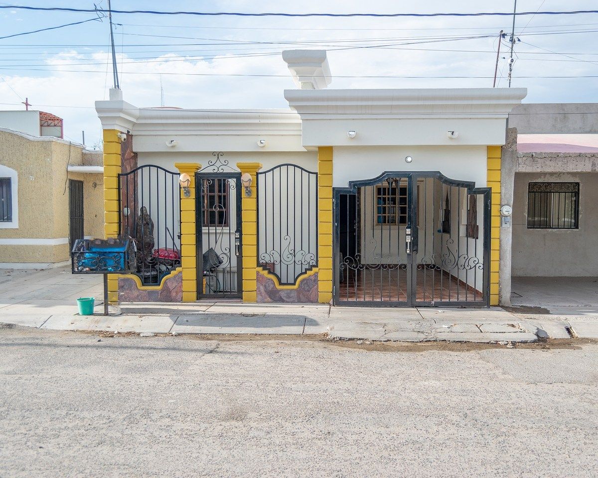 VENTA CASA AL SUR FRACCIONAMIENTO ALTAMIRA, foto 1 de 12