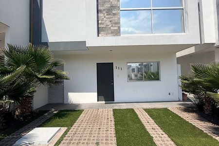 Renta casa en cumbres de Juriquilla