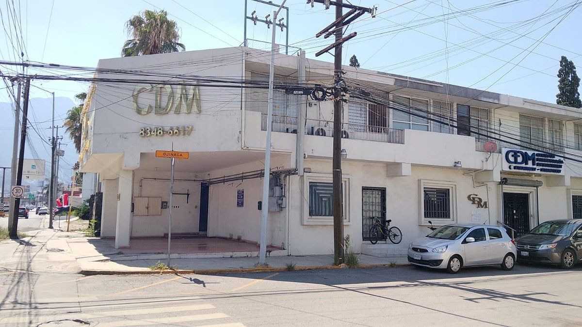 Sobre Leões: Consultório e Farmácia, Esquina, foto 1 de 5