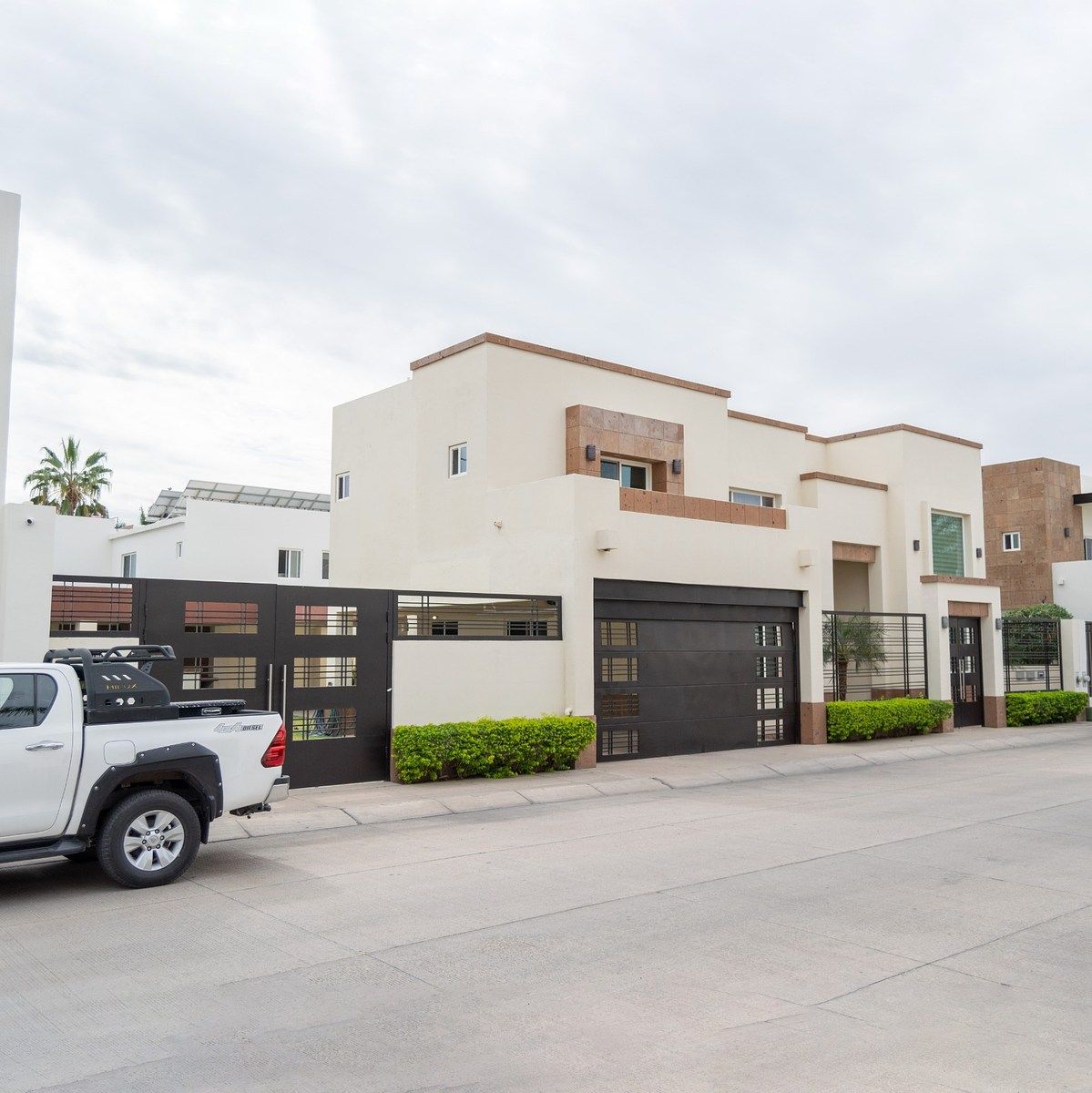 VENTA CASA LA RIOJA RESIDENCIAL, foto 1 de 24