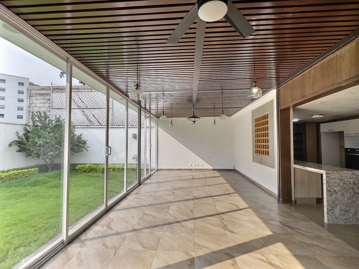 CASA PARA ALUGUEL E VENDA EM LA HERRADURA, foto 1 de 26