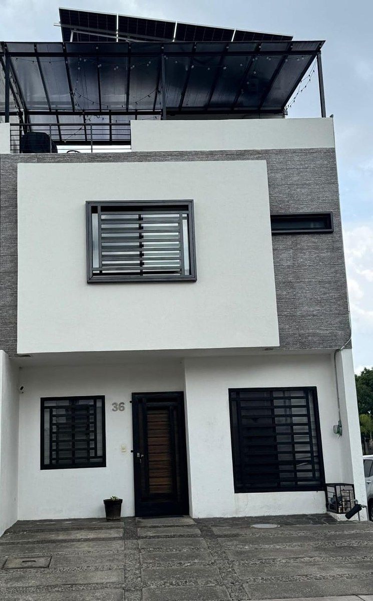 VENDA DE CASA EM ZAPOPAN JARDINS DA PRIMAVERA LOCALIZAÇÃO INCOMPARÁVEL $ 3,390, foto 1 de 19