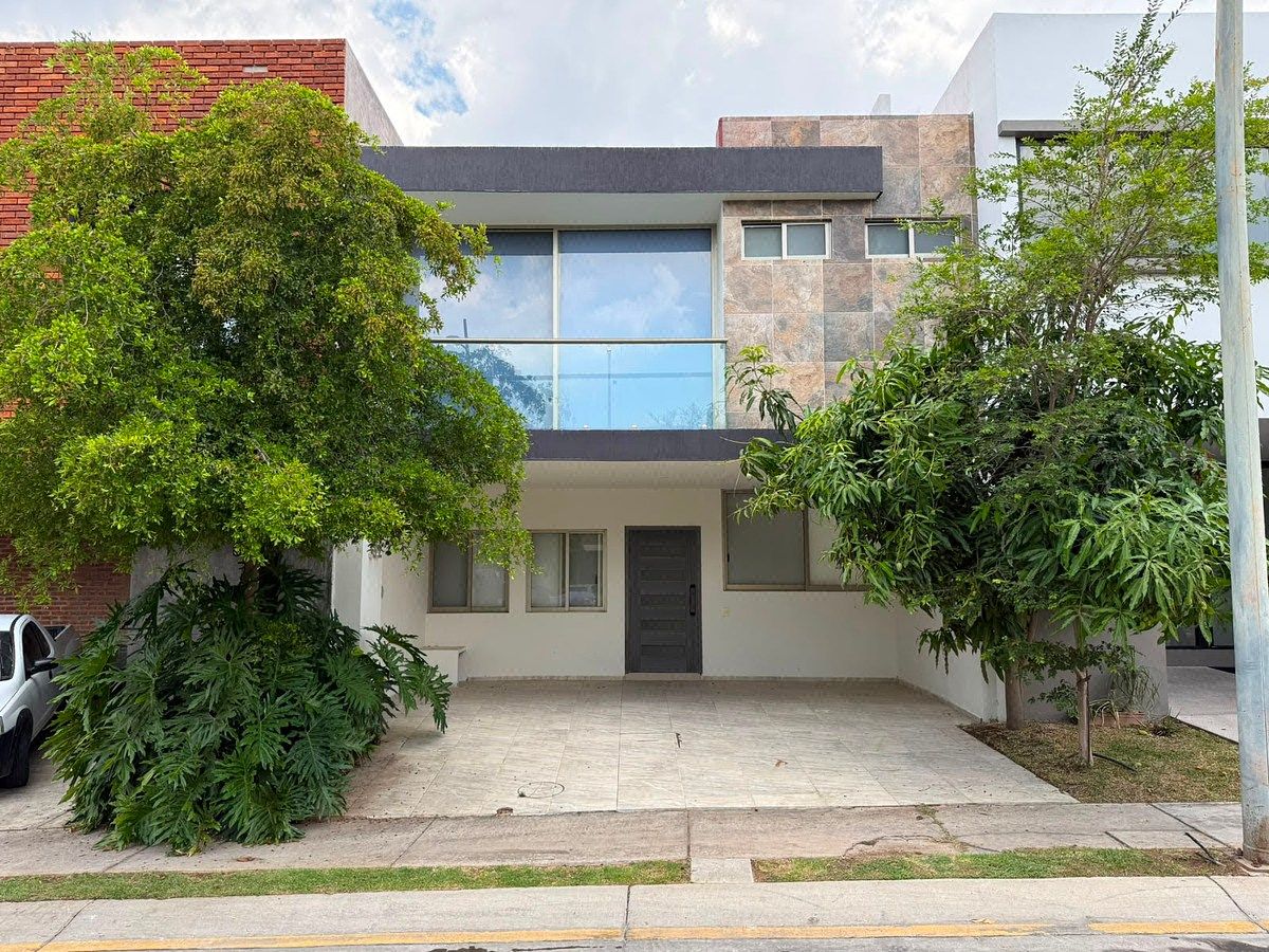 Renta Casa con recámara en PB, en Valle Imperial Coto Sendas Residencial