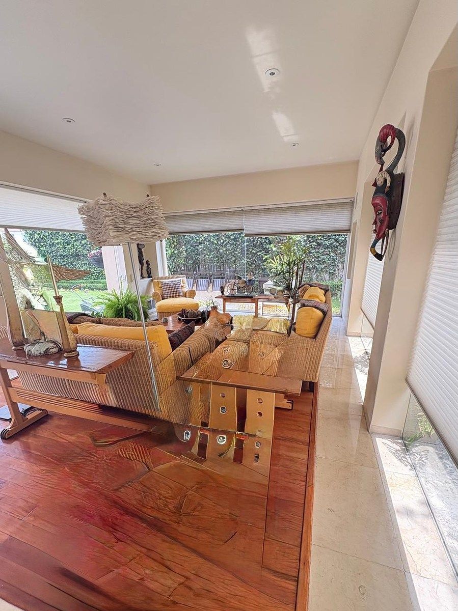 House for sale in Lomas Contry, photo 1 of 28