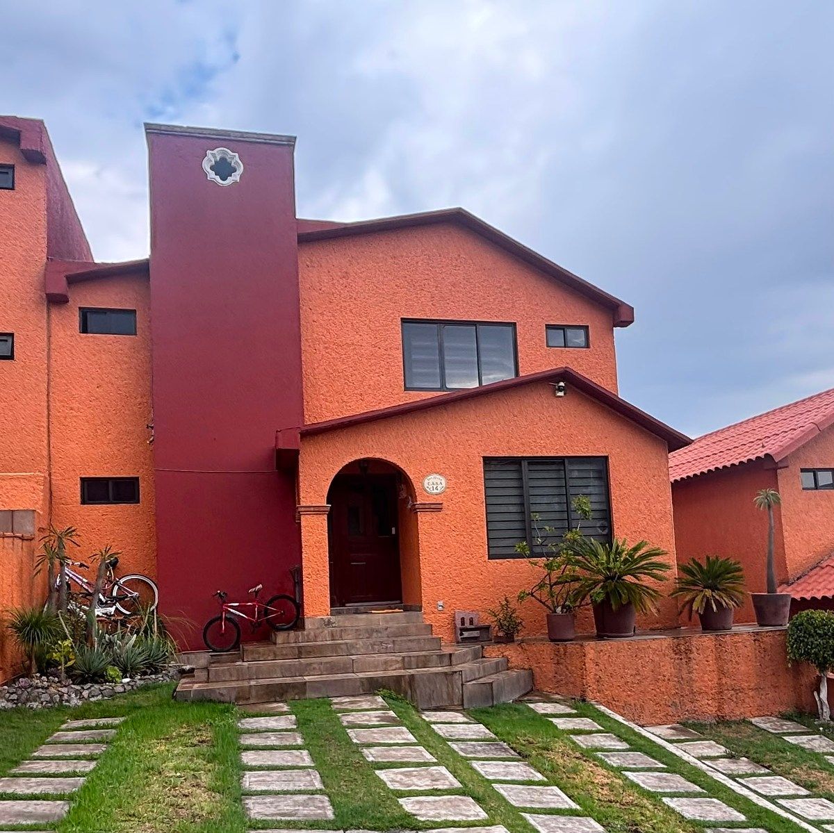 Casa Exclusiva em Condomínio com Dupla Segurança em Paseos del Bosque, foto 1 de 25