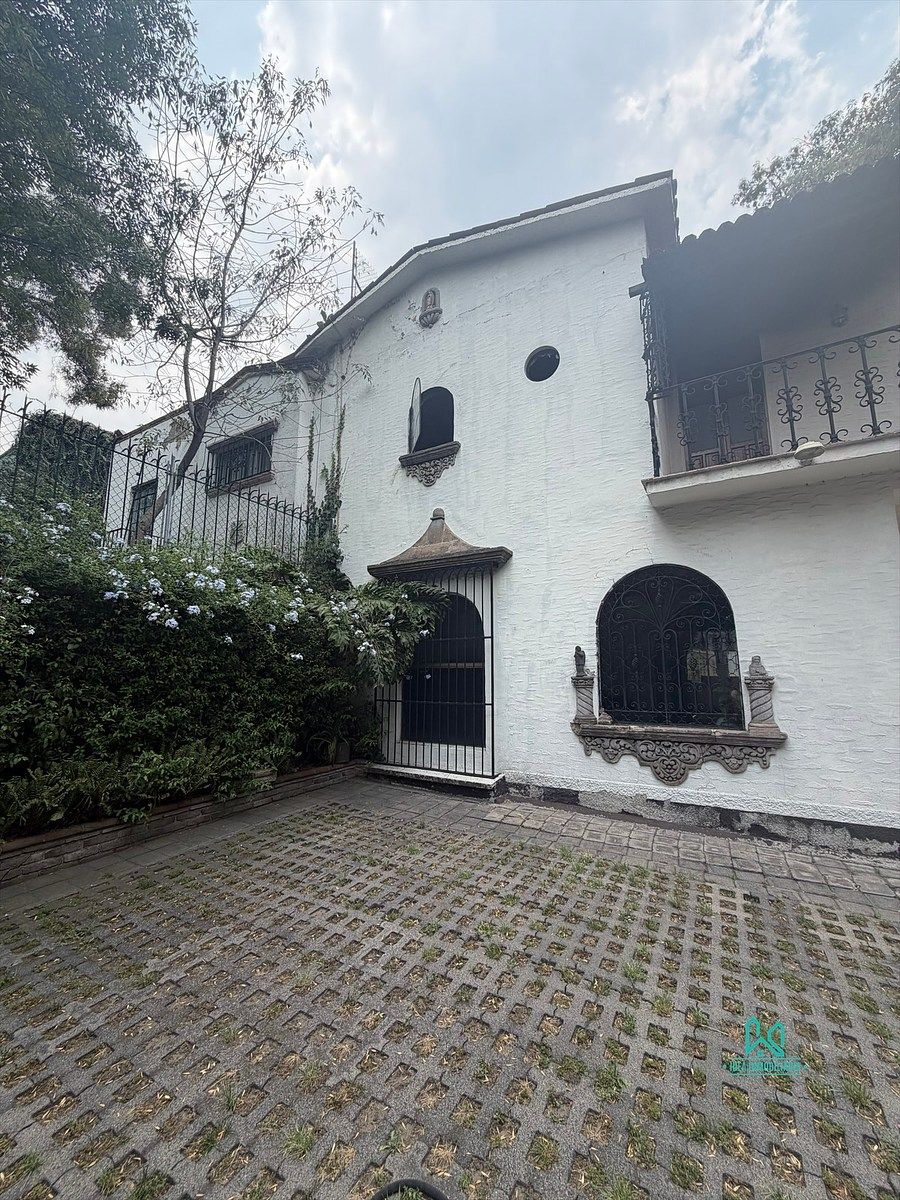 Casa a actualizar en Lomas de chapultepec - terreno plano, photo 1 of 16
