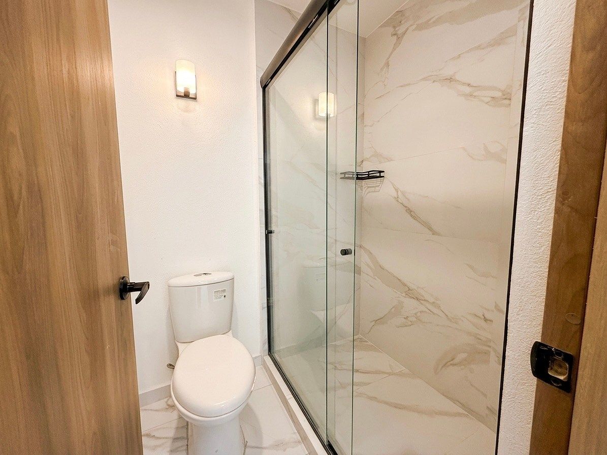 Baño y regadera piso 2, foto 8 de 17