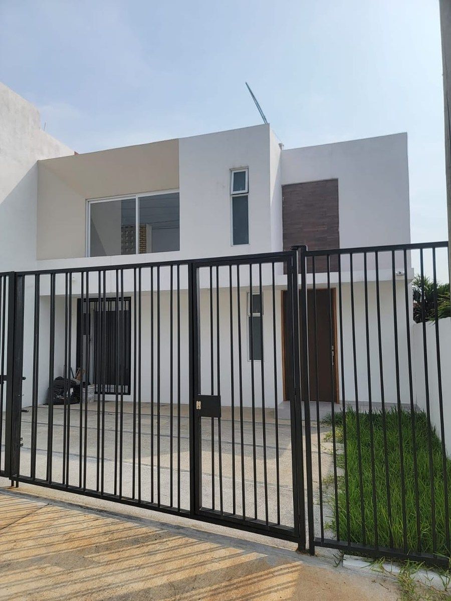 Casa en venta en Fracc. Villa de las Flores, photo 1 of 24