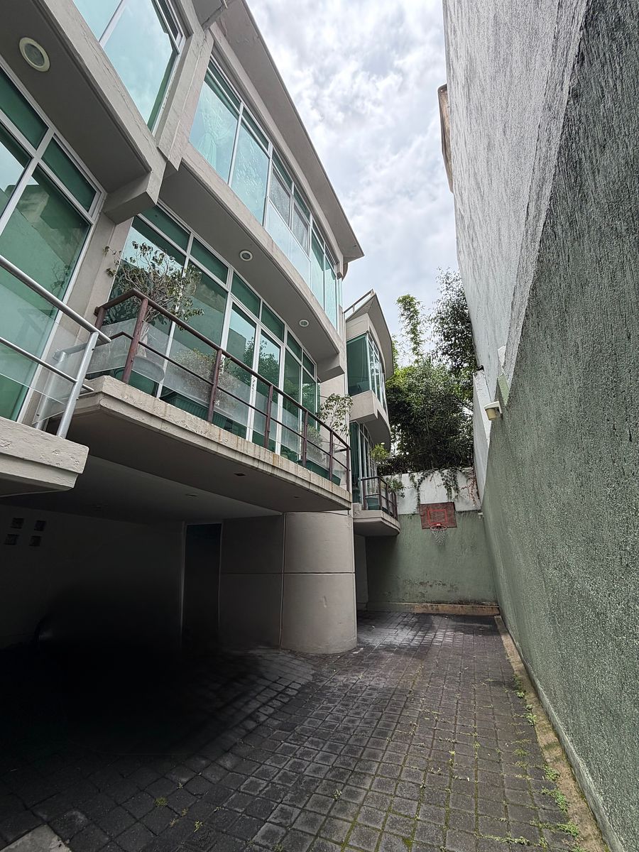 Casa em um condomínio de 3 casas nas Águias, foto 1 de 25