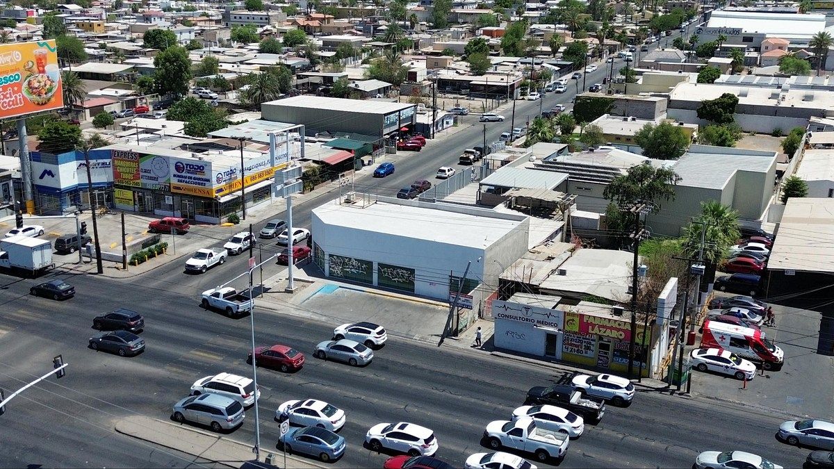 Local en renta de 243 m² sobre Blvd. Lázaro Cárdenas, Mexicali, foto 1 de 3