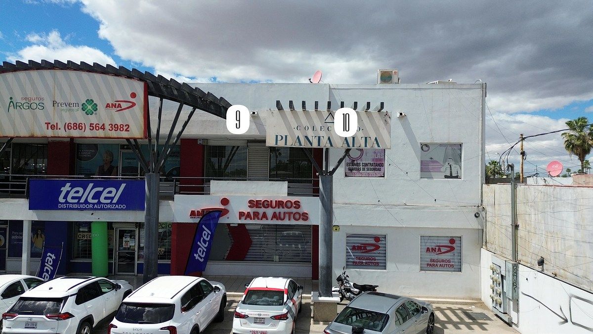 Local en centro comercial en Residencias, Mexicali, foto 2 de 3