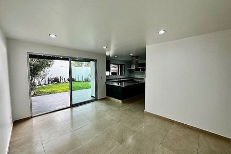 Amplia y bonita casa en venta en Cumbres del Lago !