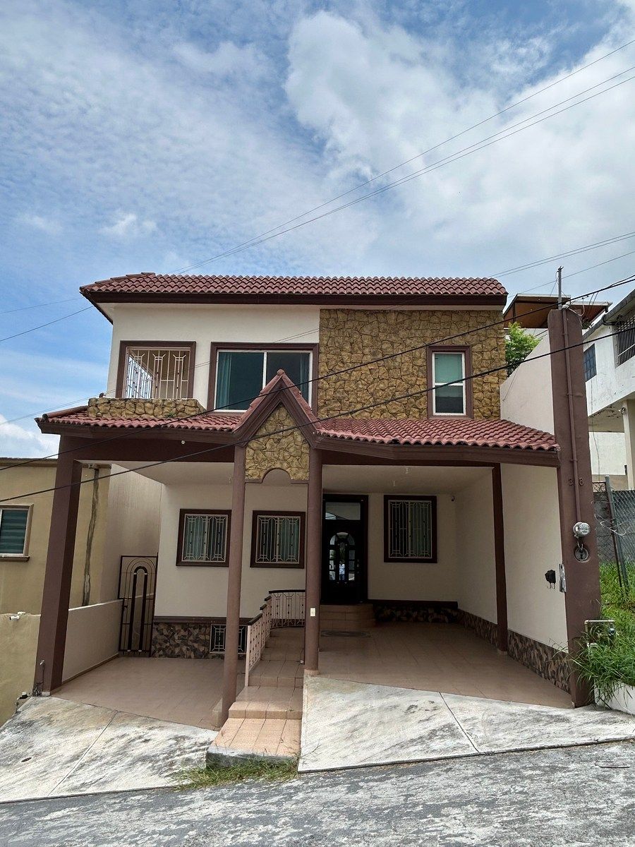 Casa en venta satélite zona sur mty, photo 1 of 26