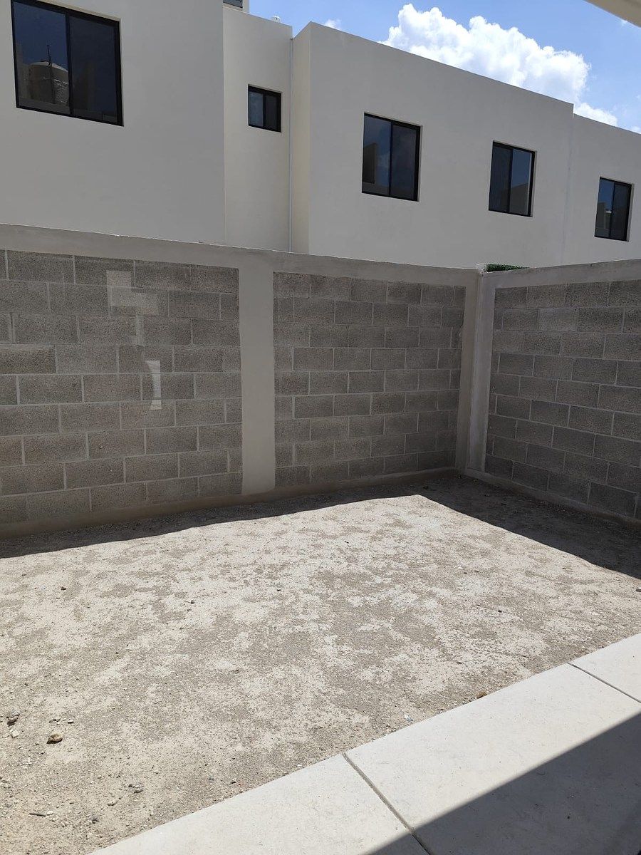 Patio trasero, photo 7 of 14